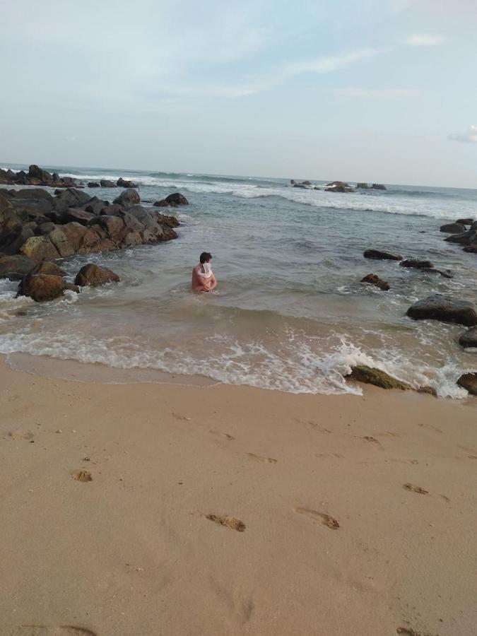 Near Beach Rest Унаватуна Екстер'єр фото